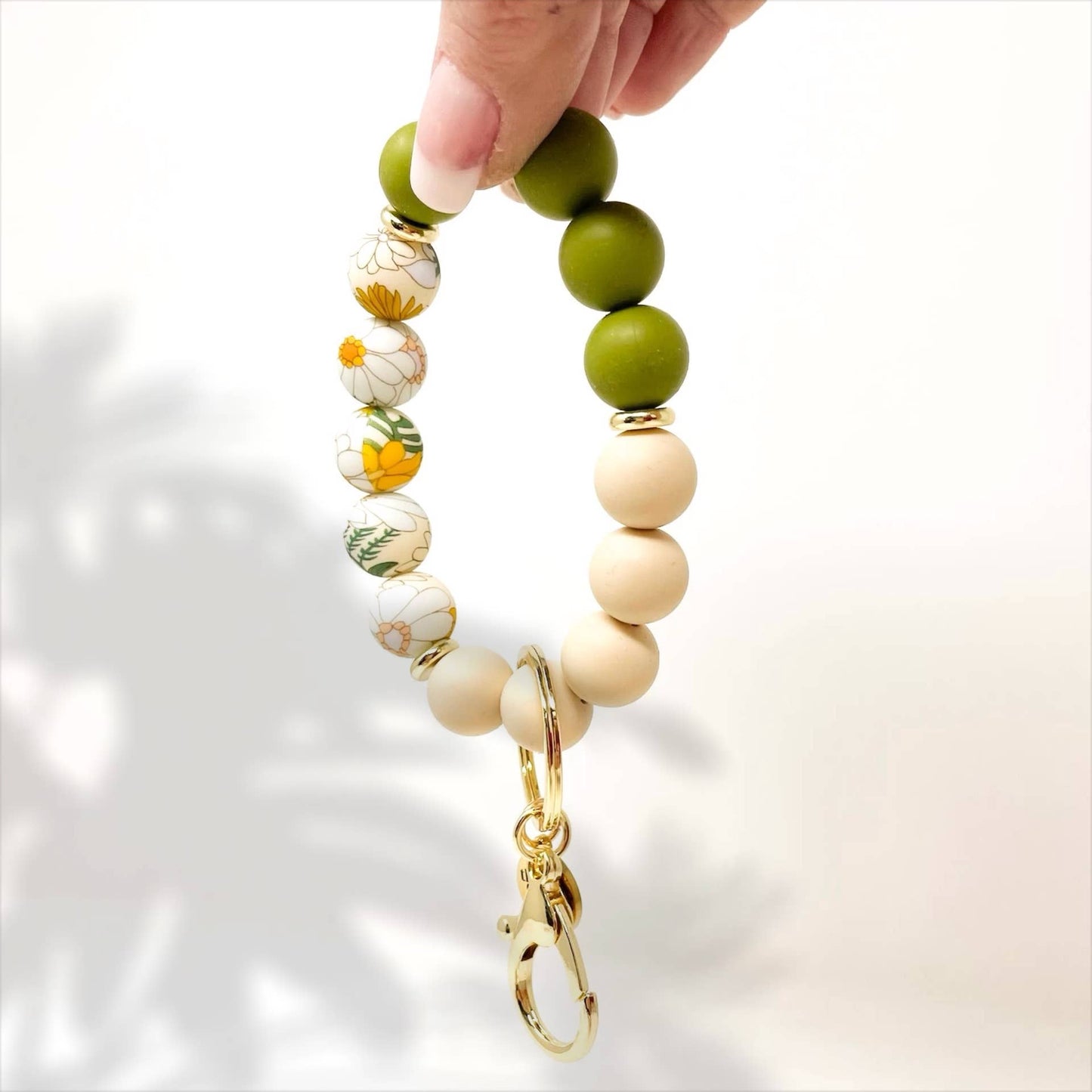 Hands-Free Keychain Wristlet | Dash of Daisy