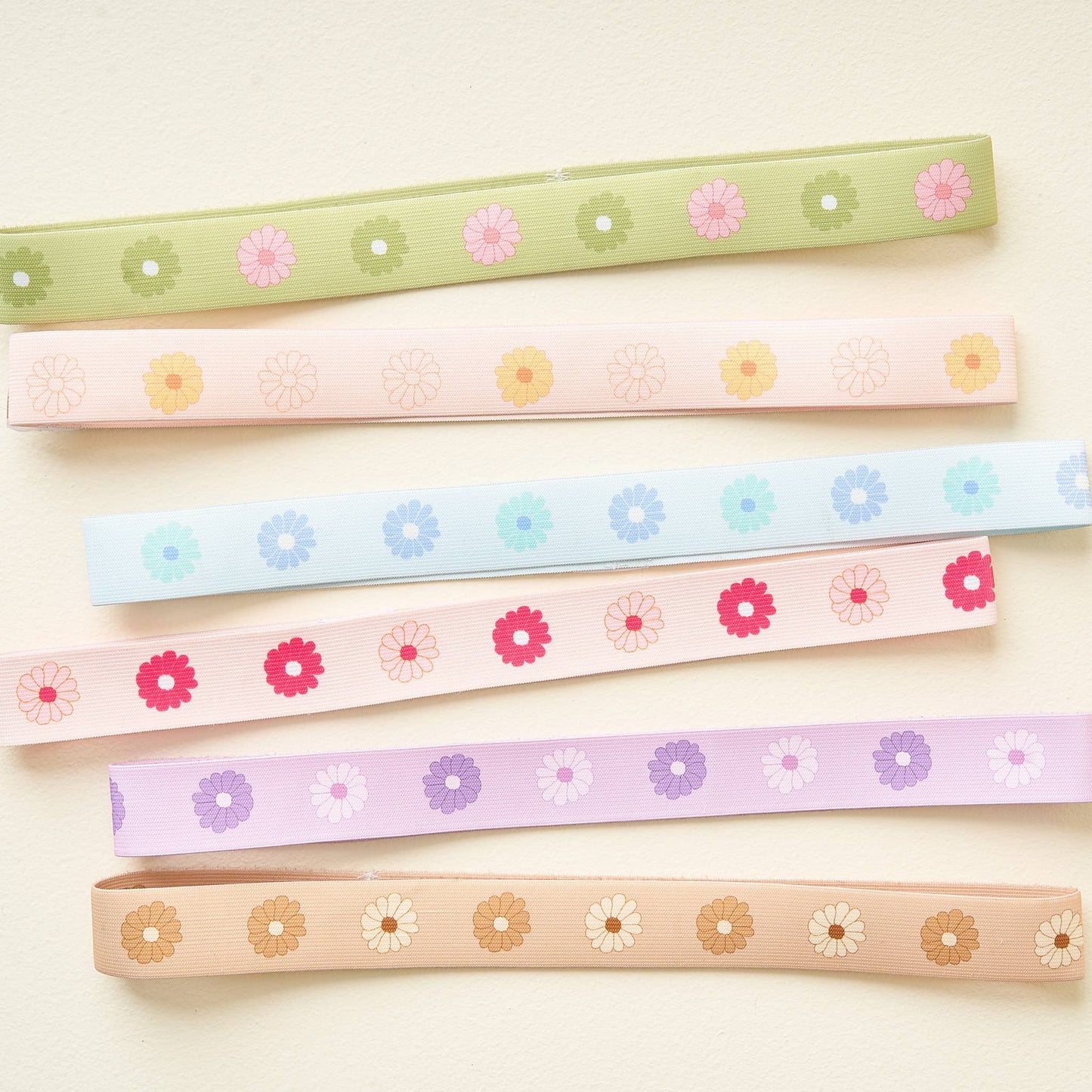 Stay-Put Towel Band | Darling Daisy Peach