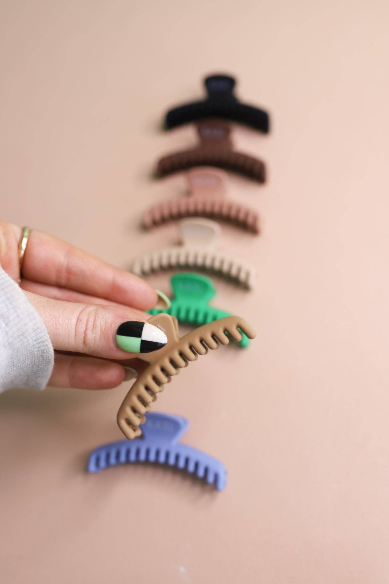 Mini Hold Everything Claw Clip | Matte Champagne