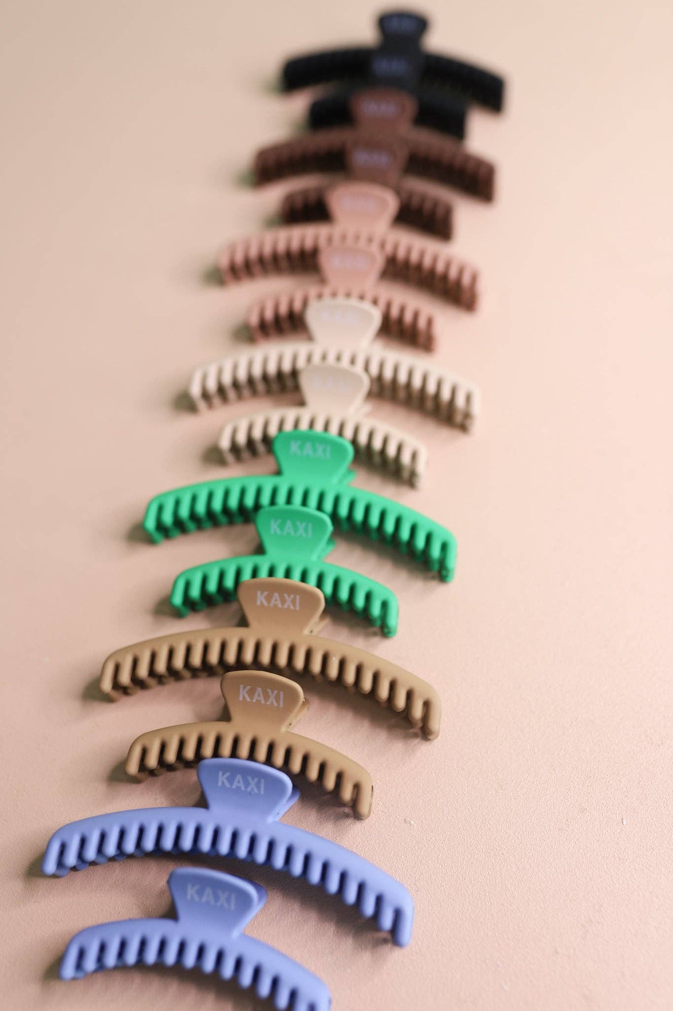 Mini Hold Everything Claw Clip | Matte Champagne