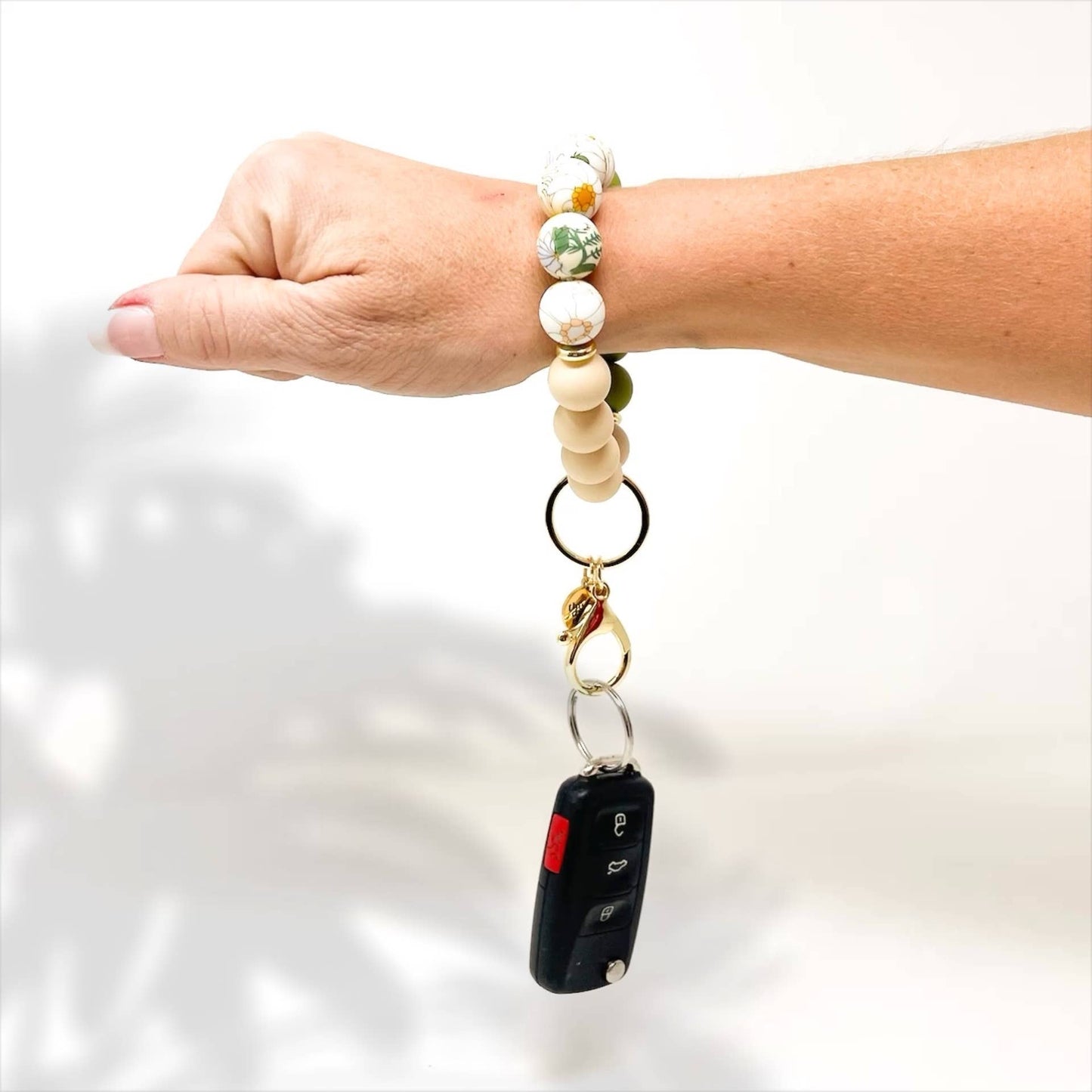 Hands-Free Keychain Wristlet | Dash of Daisy