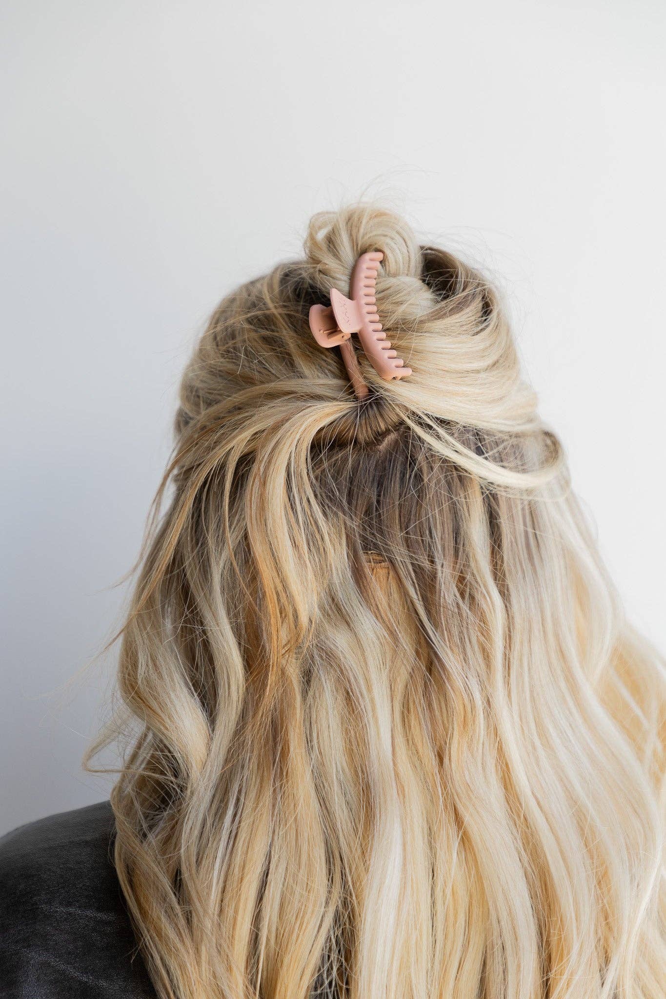 Mini Hold Everything Claw Clip | Matte Champagne