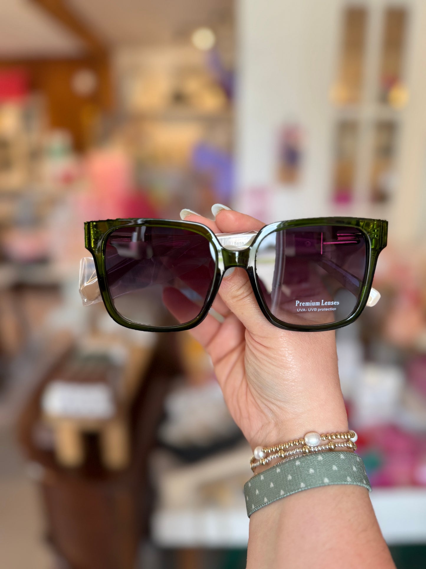 Casual Rectangular Bold Frame Sunglasses