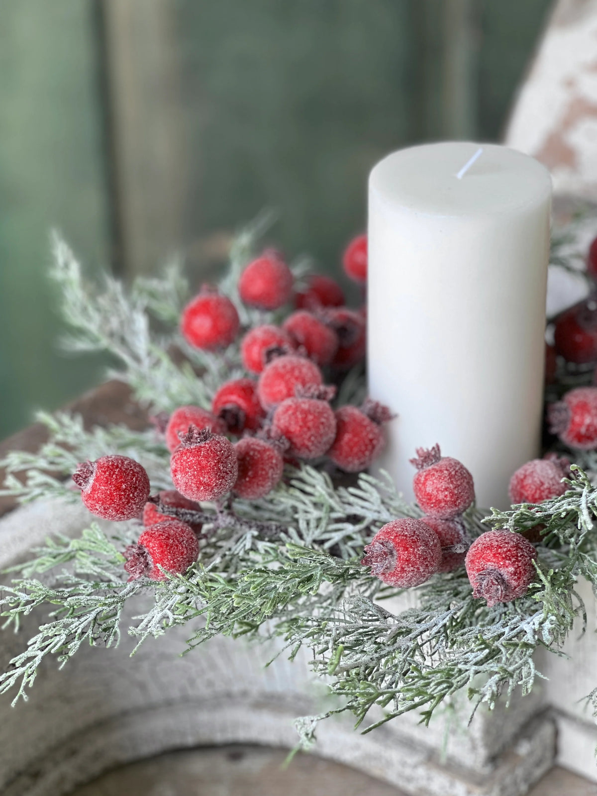 Icy Yule Berry Fir Candle Ring | 13"