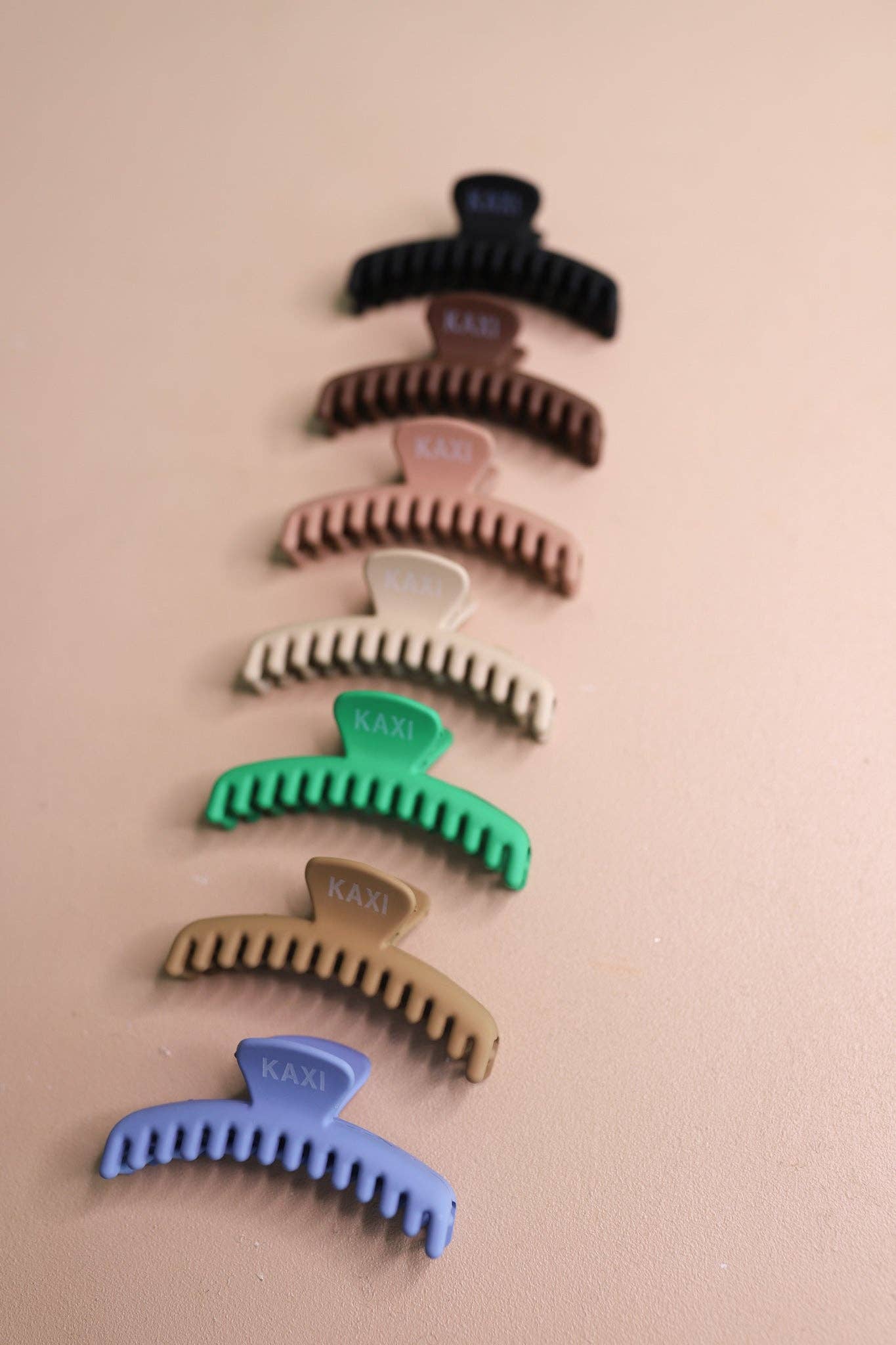 Mini Hold Everything Claw Clip | Matte Champagne