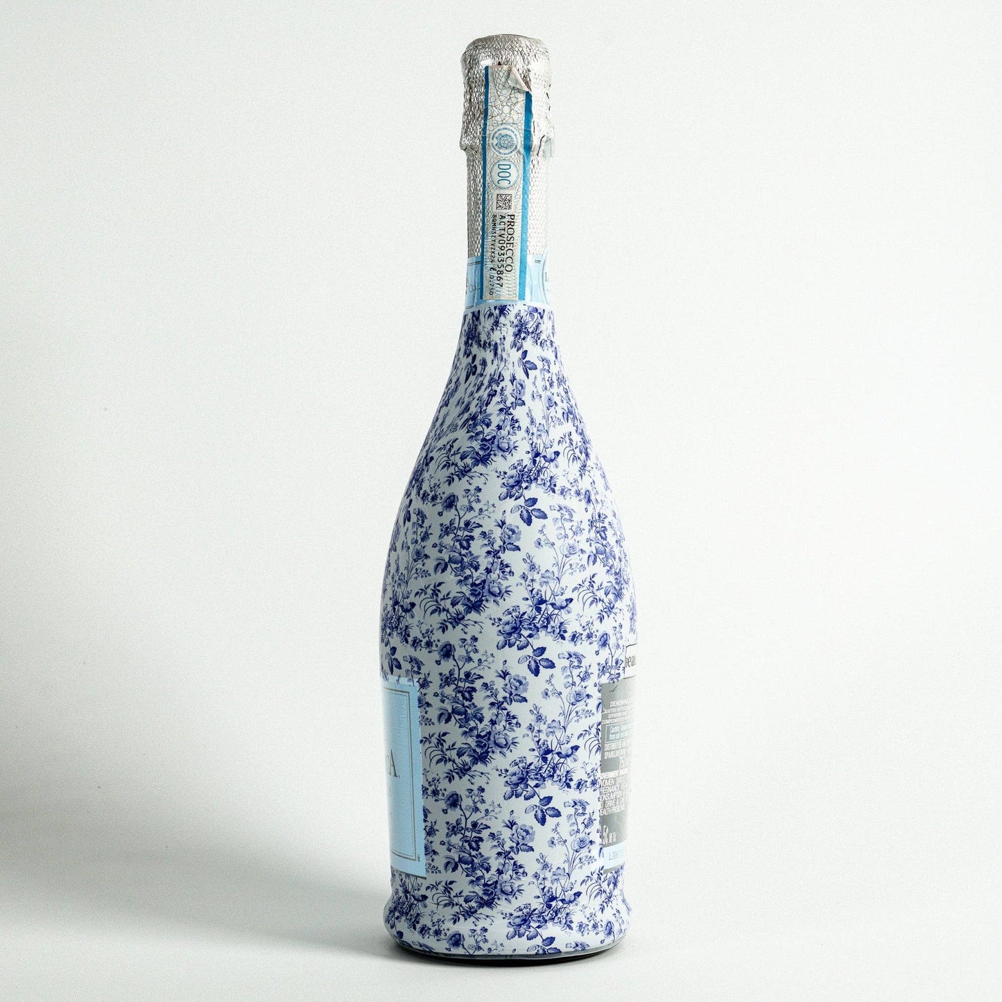 Beau Bottles Wrap | Grand-millenial Blue Floral