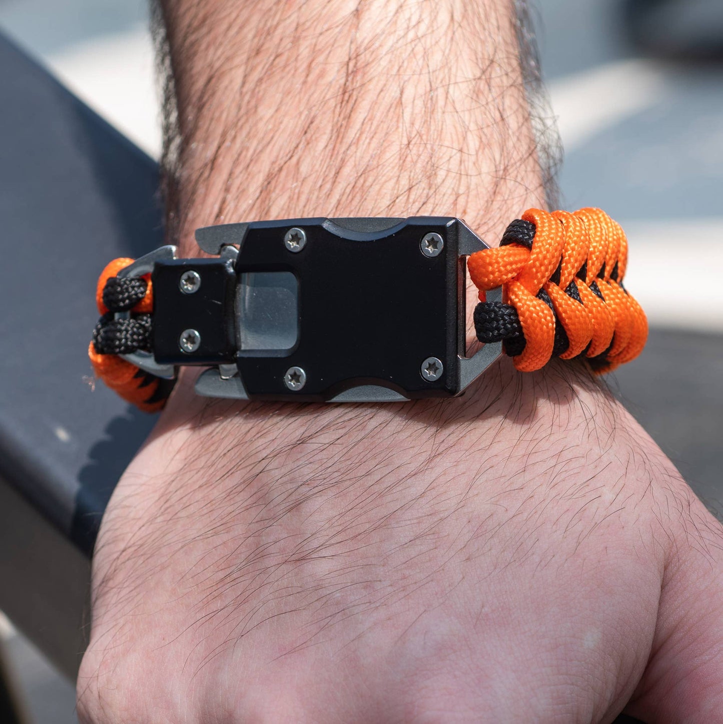 Paracord Survival Bracelet | Black