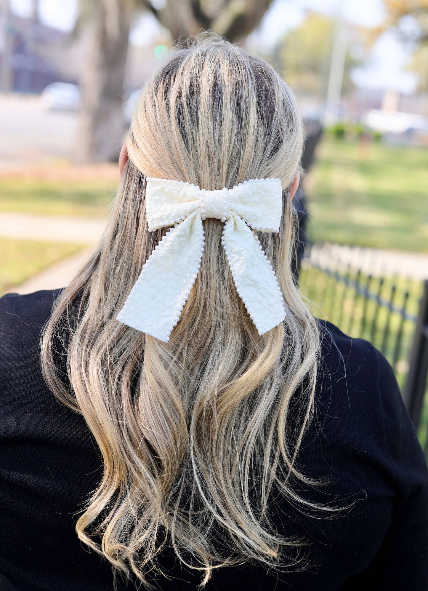 Blakely Pearl Lined Bow | Cream