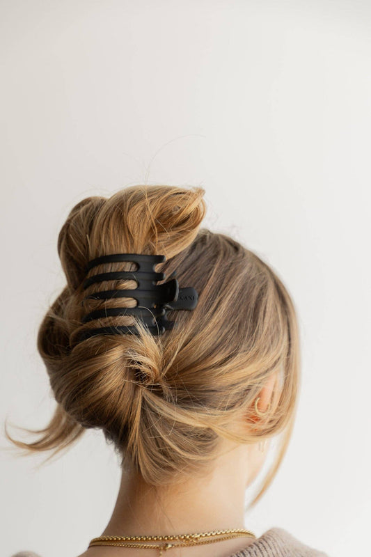 Wide Lay Down Claw Clip | Matte Black