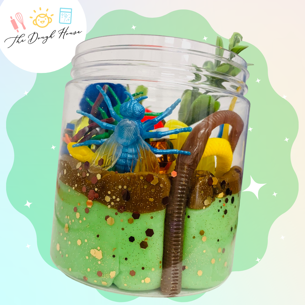 Super Size Creepy Crawlers Magical Jar