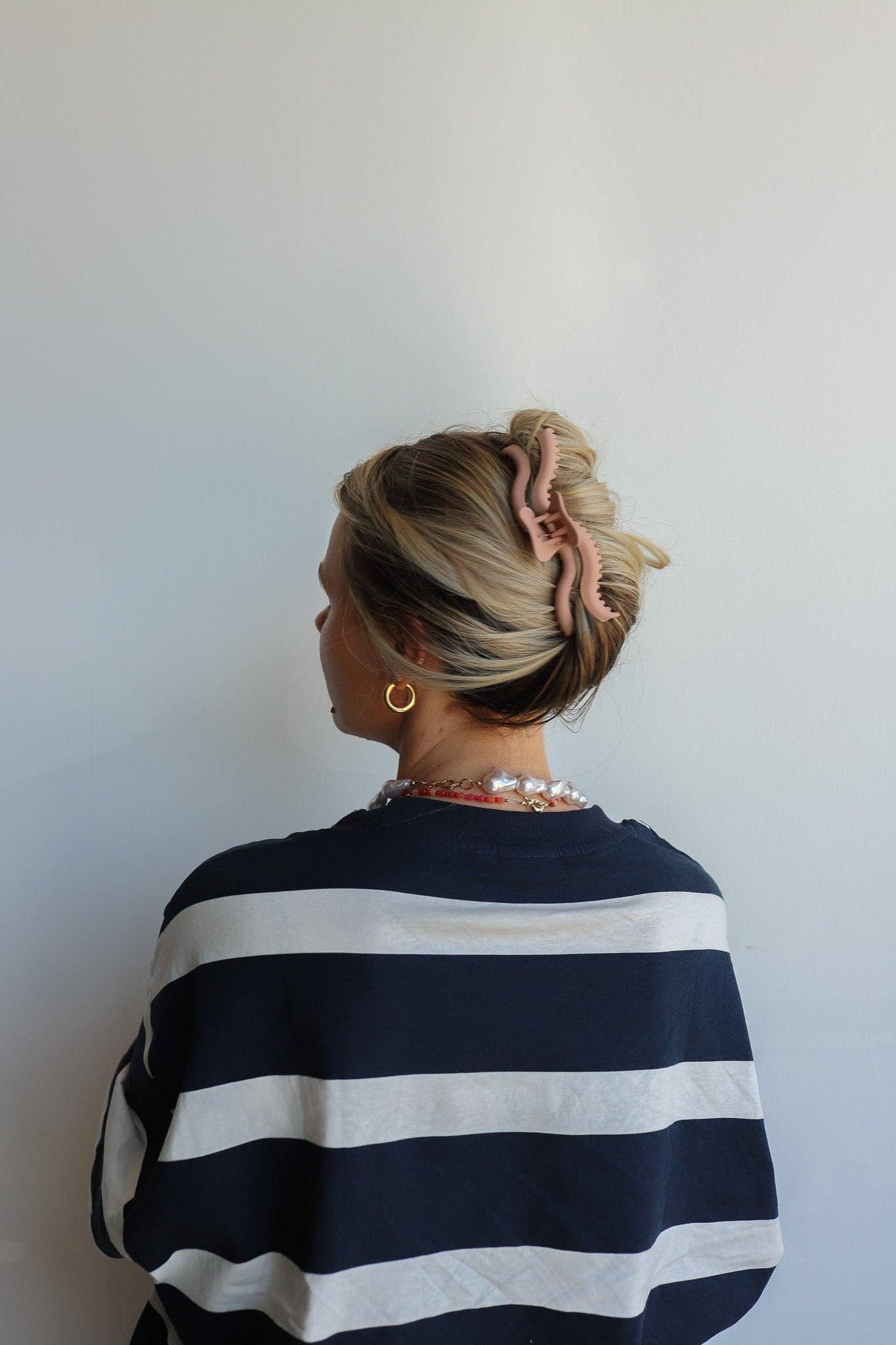 Kaxi Wavy Hold Everything Claw Clip