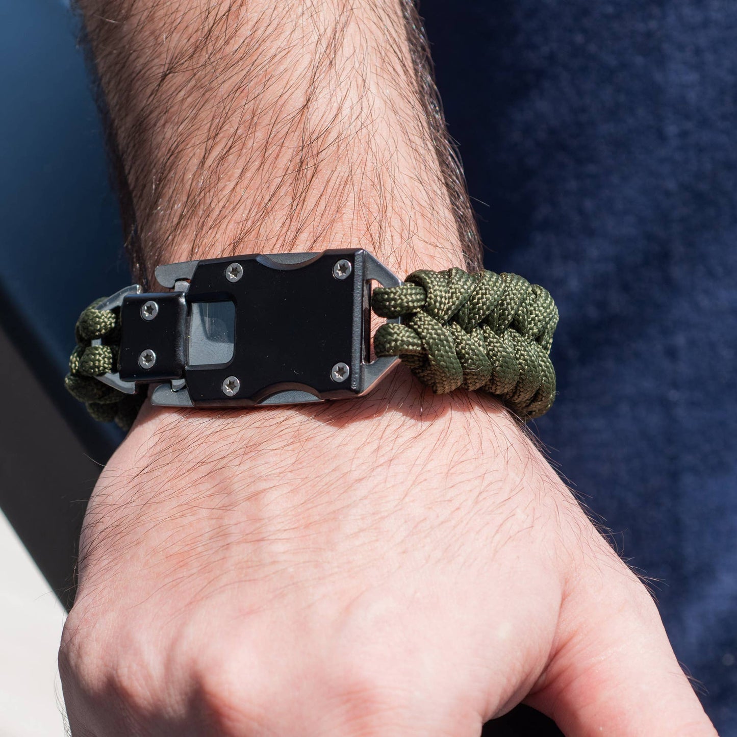 Paracord Survival Bracelet | Black