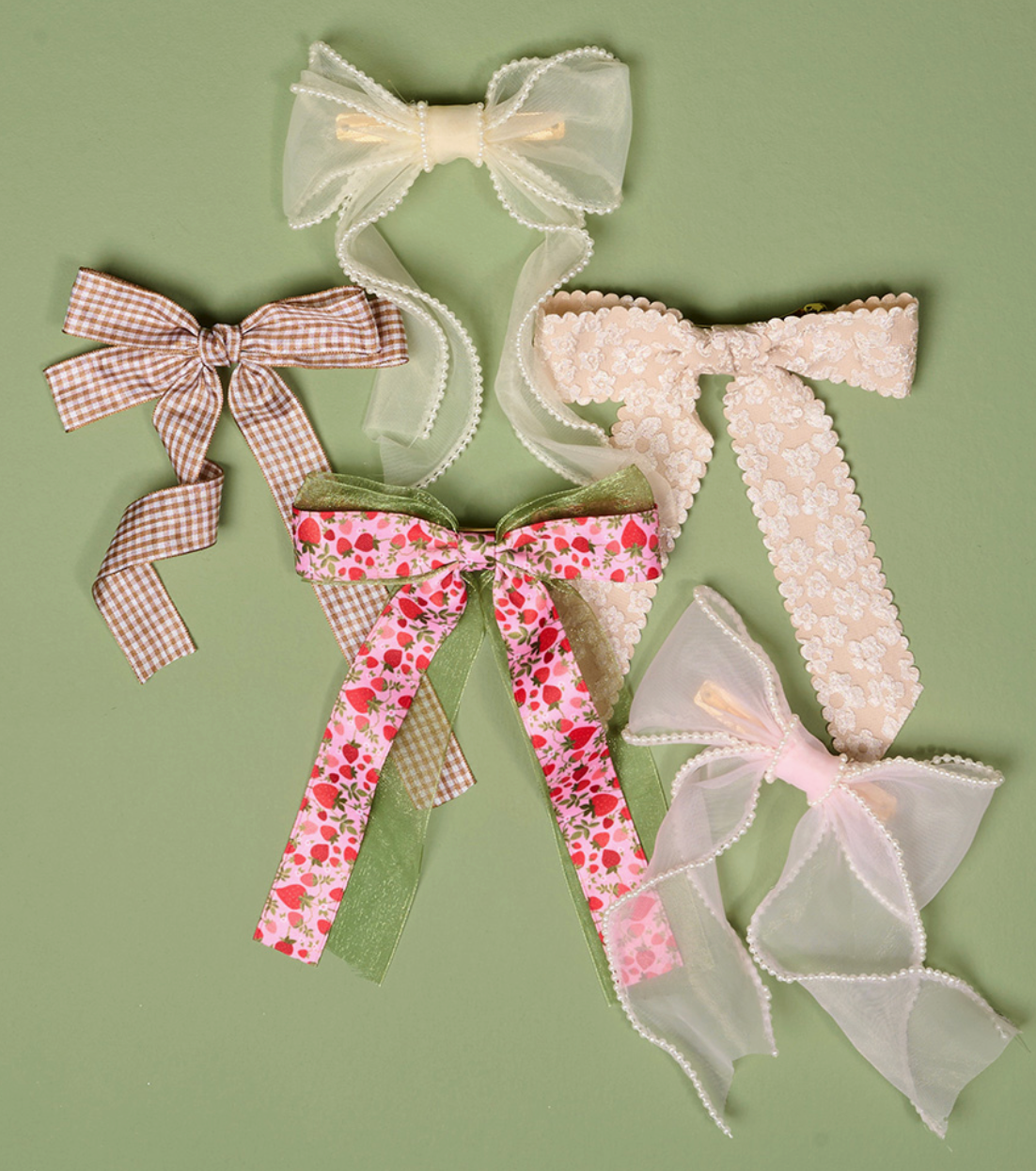 Flower Scallop Hair Bow Champagne
