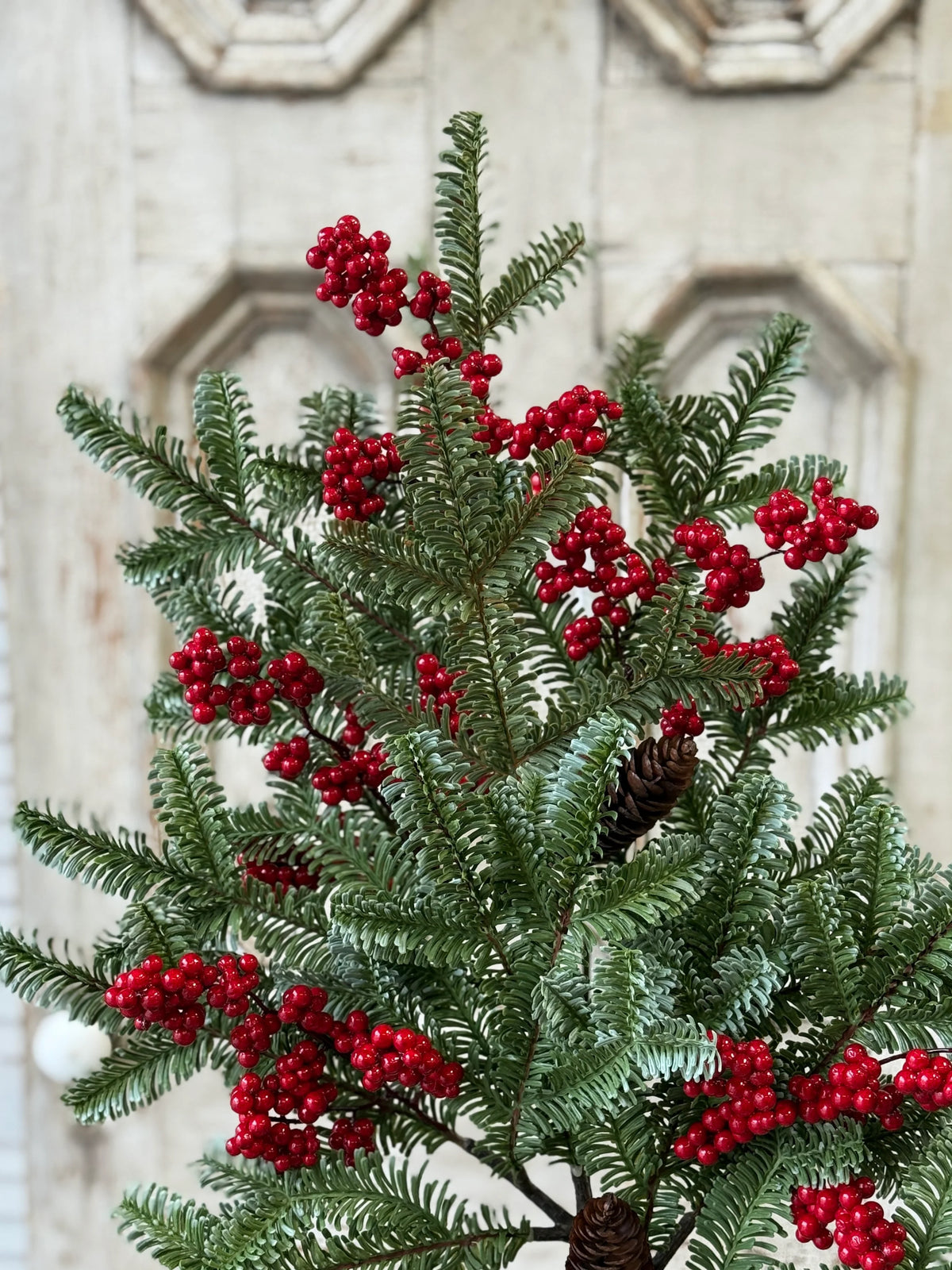 Berry Spruce Spray | 37"