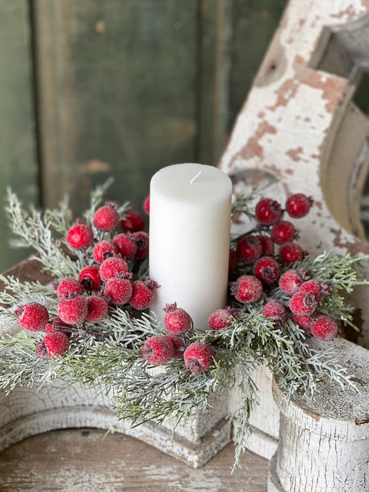 Icy Yule Berry Fir Candle Ring | 13"