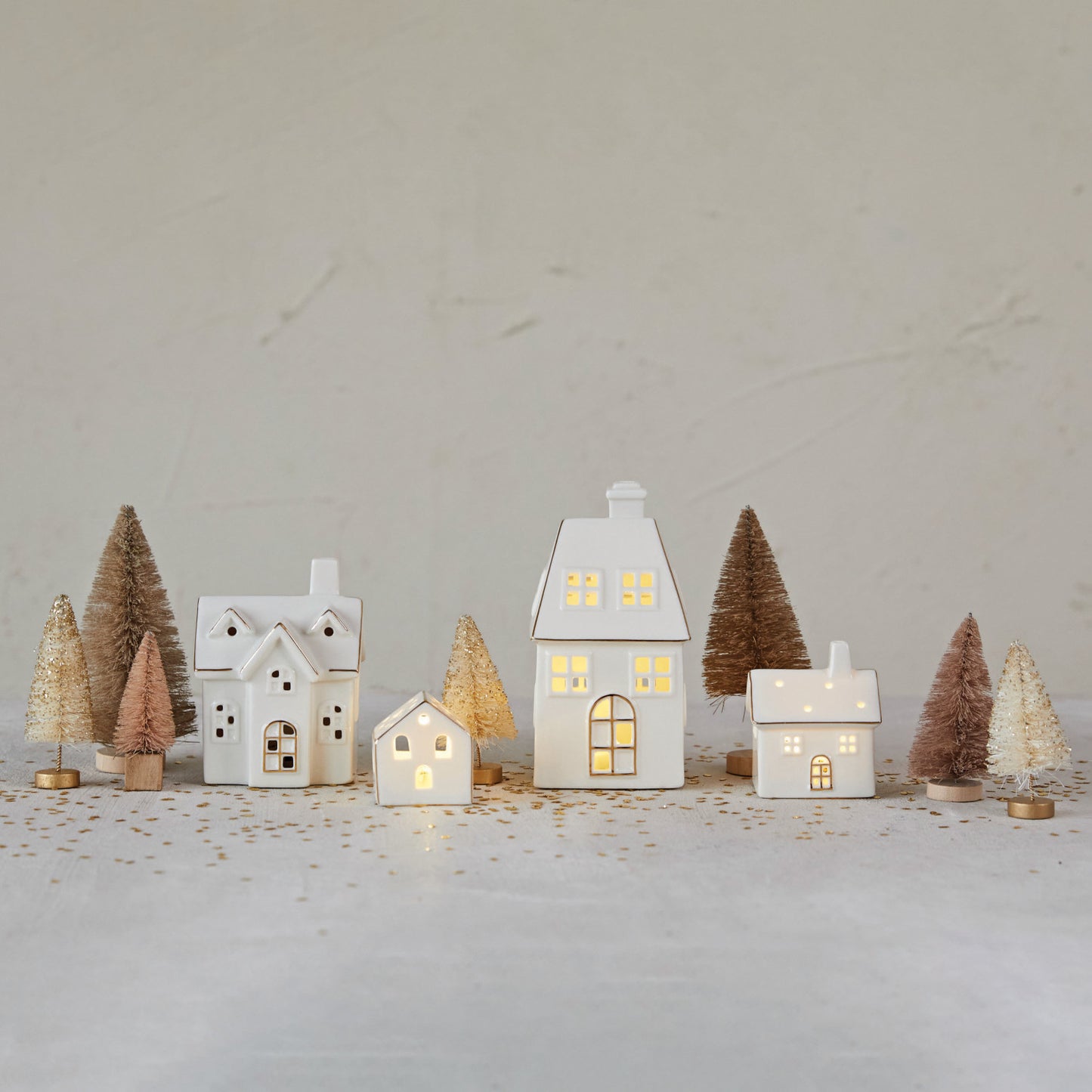 Stoneware Village w/ LED Lights | Set of 4