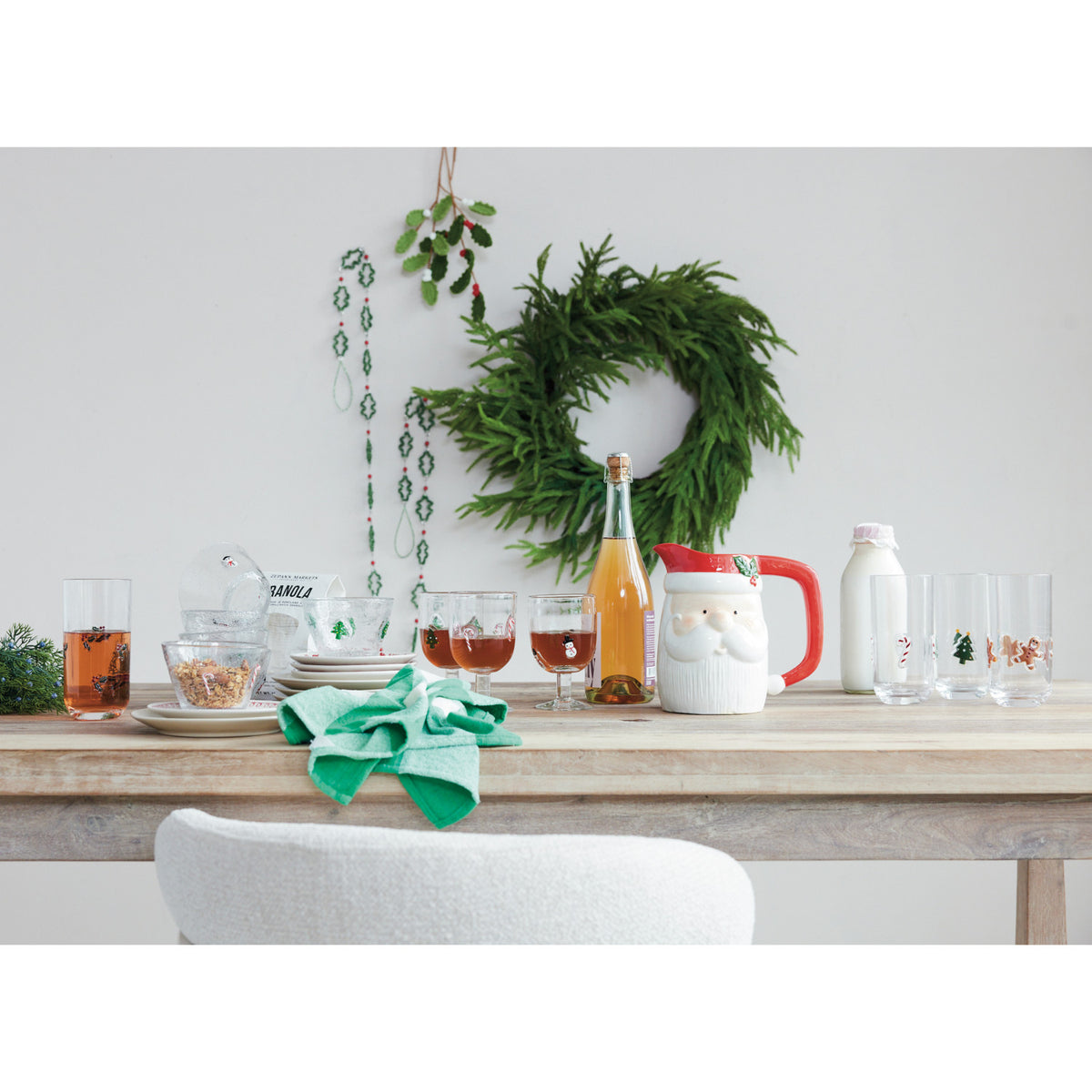 Christmas Embedded Icon Stemmed Wine Glass