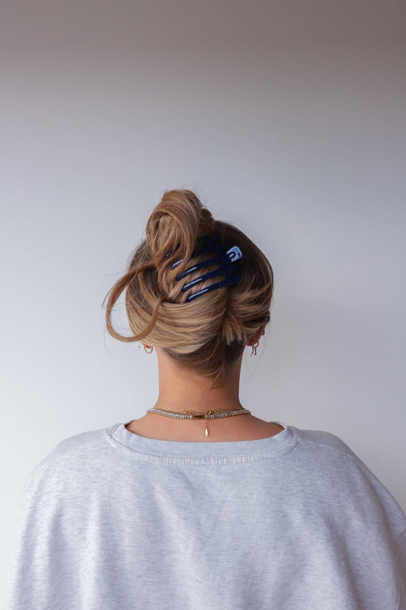 Wide Lay Down Claw | Shiny Sky Blue