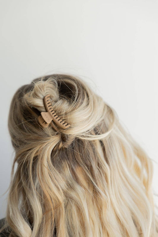 Mini Hold Everything Claw Clip | Matte Light Brown