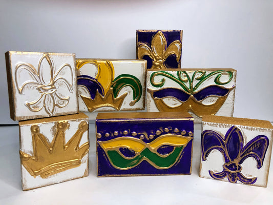 Mardi Gras Wooden Decor